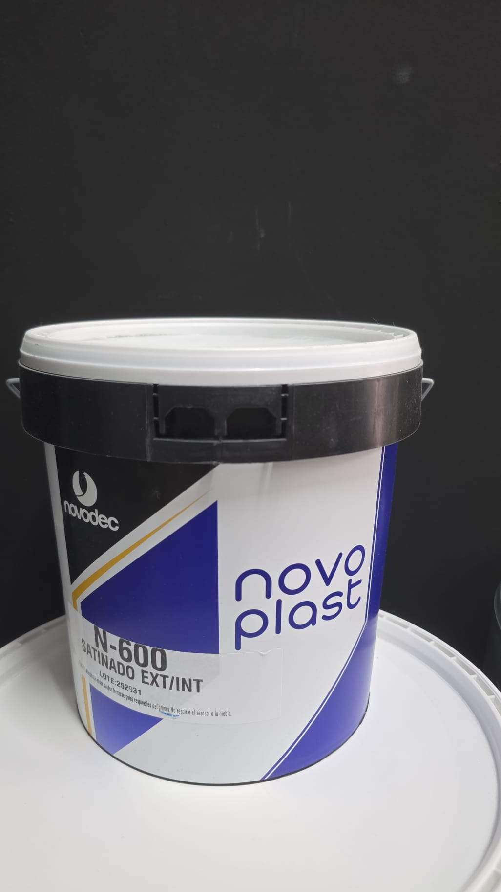 Novo Plast N-600 - Pintura Plástica Satinada (Gama Alta)